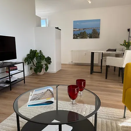 Panoramablick Ostsee & Binnensee - Balkon - Stilvoll - Schnelles Wlan - Parkplatz - 'freiheit' Апартаменты Хайлигенхафен