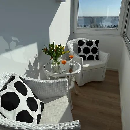 Апартаменты Panoramablick Ostsee, Binnensee & Salzwiesen - Balkon - Stilvoll - Highspeed Glasfaser Wlan - Parkplatz - 'freiheit'